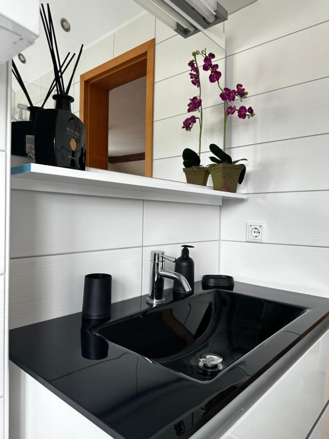 Schoene Ruhige Wohnung In Anliegerstrasse エッセン エクステリア 写真