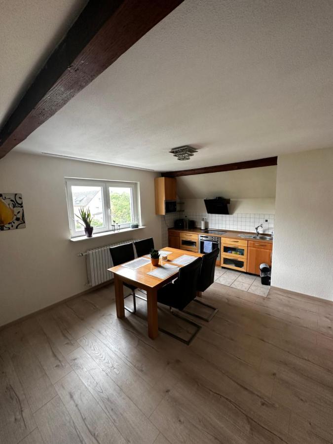 Schoene Ruhige Wohnung In Anliegerstrasse エッセン エクステリア 写真
