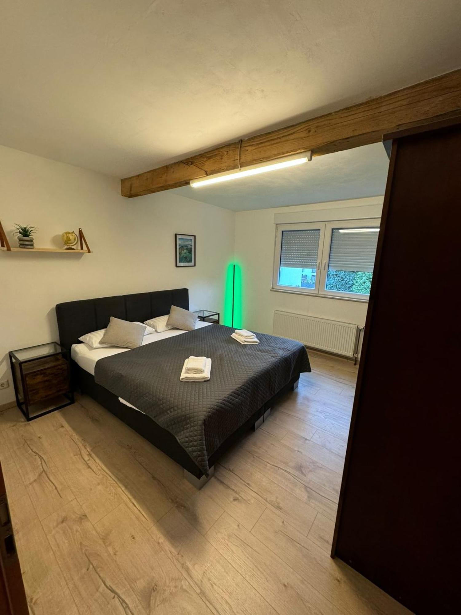 Schoene Ruhige Wohnung In Anliegerstrasse エッセン エクステリア 写真